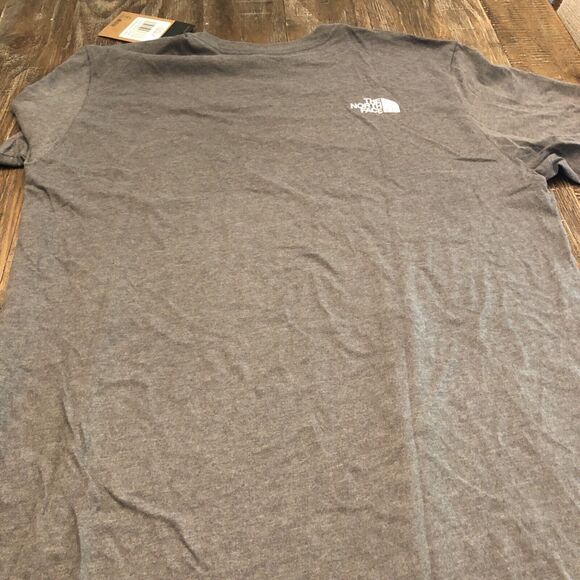 NWT The North Face Logo Graphic Tee Size S in Grey - Picture 3 of 3